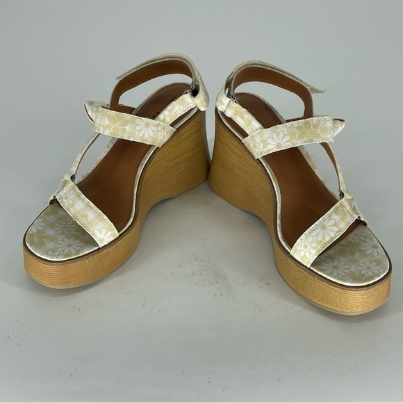 LUCKY BRAND NEW DEMMIA PLATFORM WEDGE SANDALS BUTTERED YELLOW CANVAS FLORAL - Picture 3 of 9